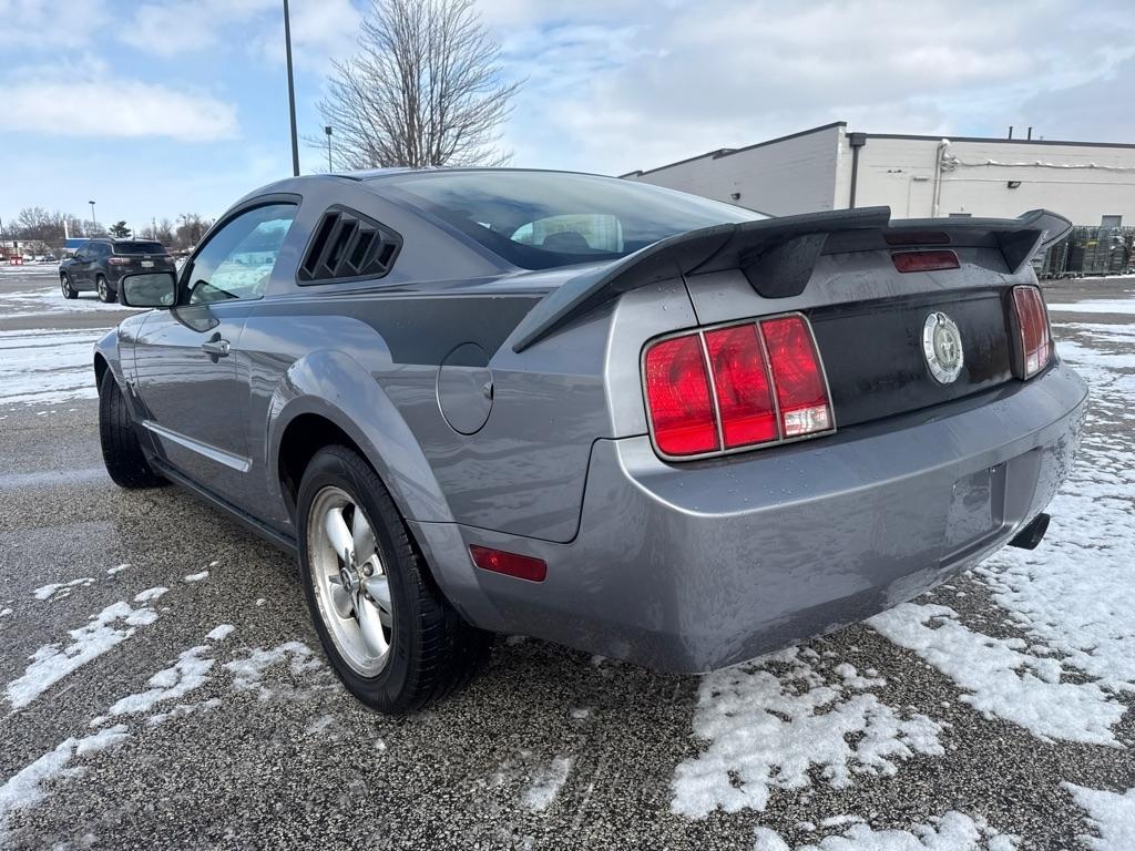 Ford Mustang V6 Deluxe Coupe 2007