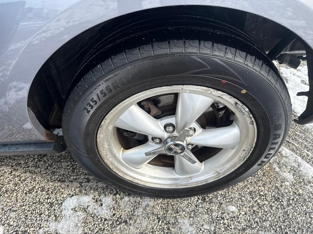 Ford Mustang V6 Deluxe Coupe 2007