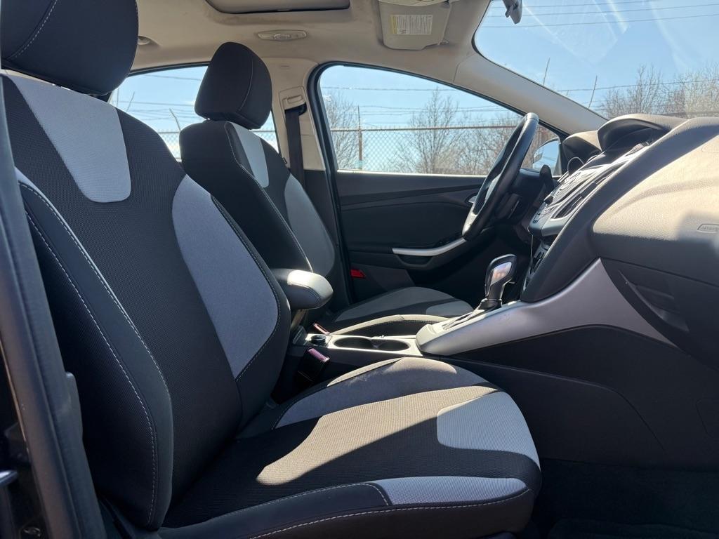 Ford Focus SE Sedan 2012