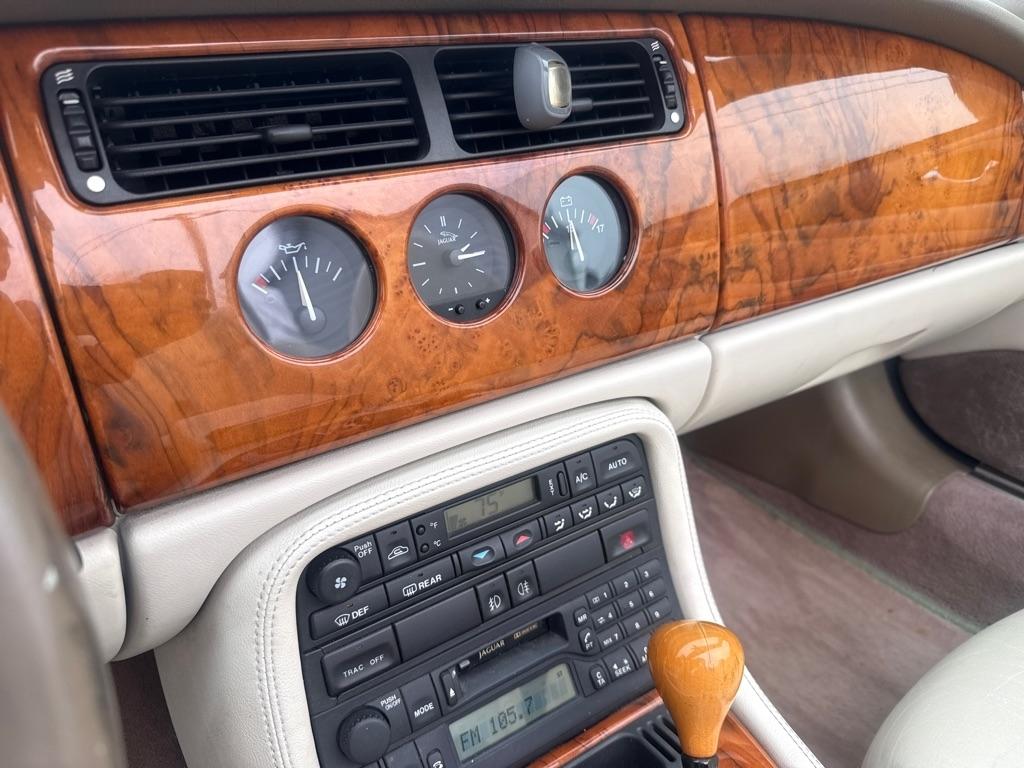 Jaguar XK8 Convertible 2000