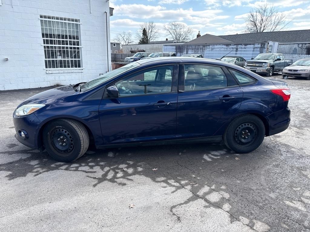 Ford Focus SE Sedan 2012