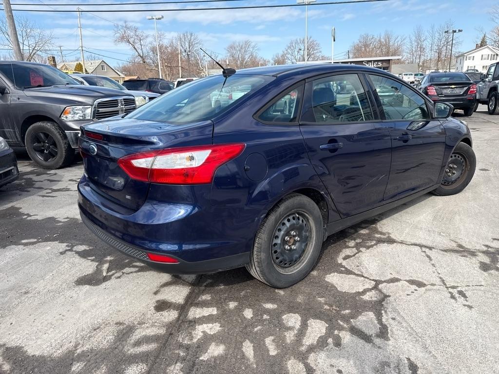 Ford Focus SE Sedan 2012