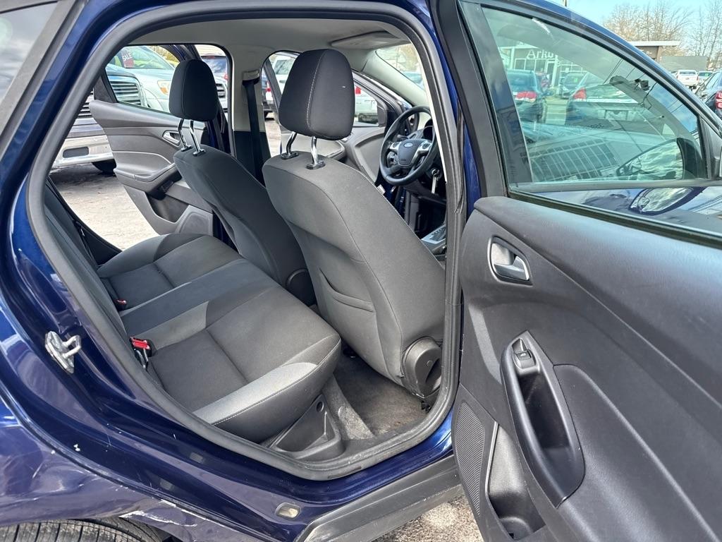 Ford Focus SE Sedan 2012