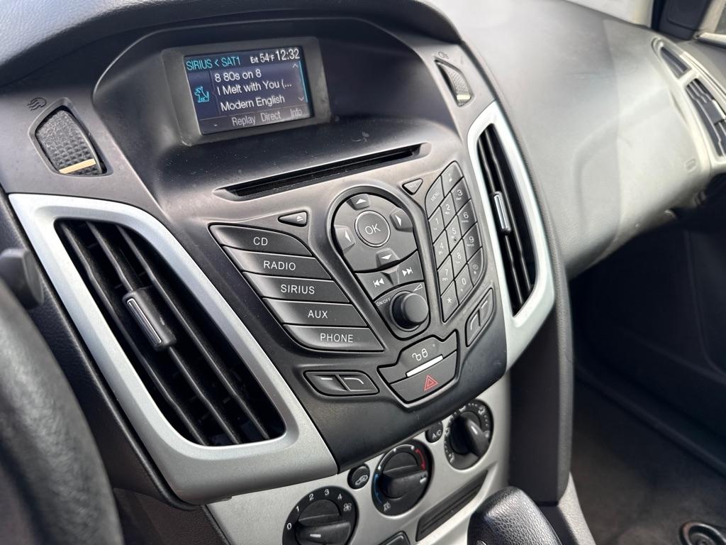 Ford Focus SE Sedan 2012