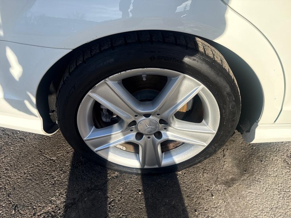 Mercedes-Benz C-Class C300 4MATIC Sport Sedan 2011