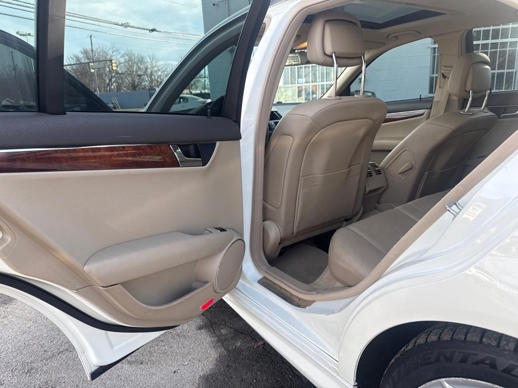 Mercedes-Benz C-Class C300 4MATIC Sport Sedan 2011