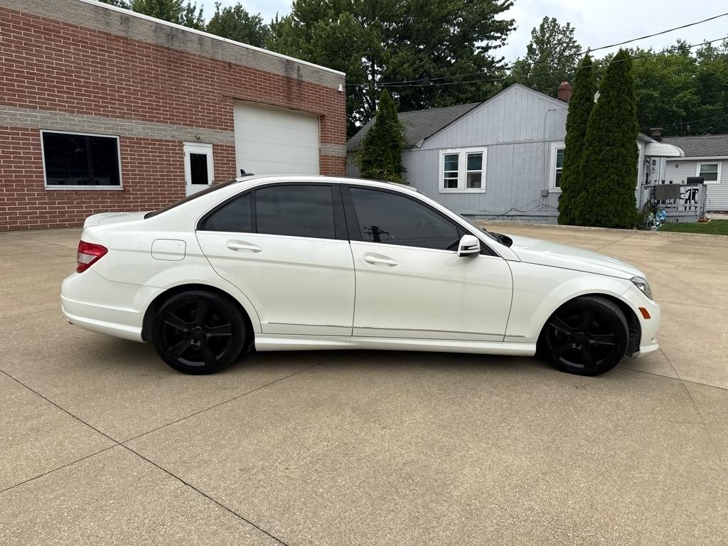 Mercedes-Benz C-Class C300 4MATIC Sport Sedan 2011