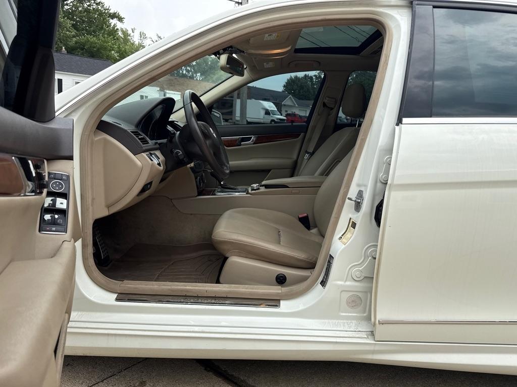 Mercedes-Benz C-Class C300 4MATIC Sport Sedan 2011