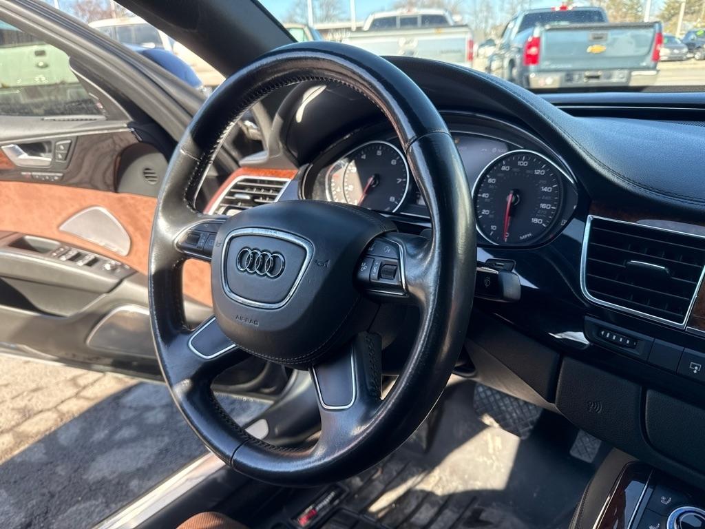 Audi A8 4.2L quattro 2011