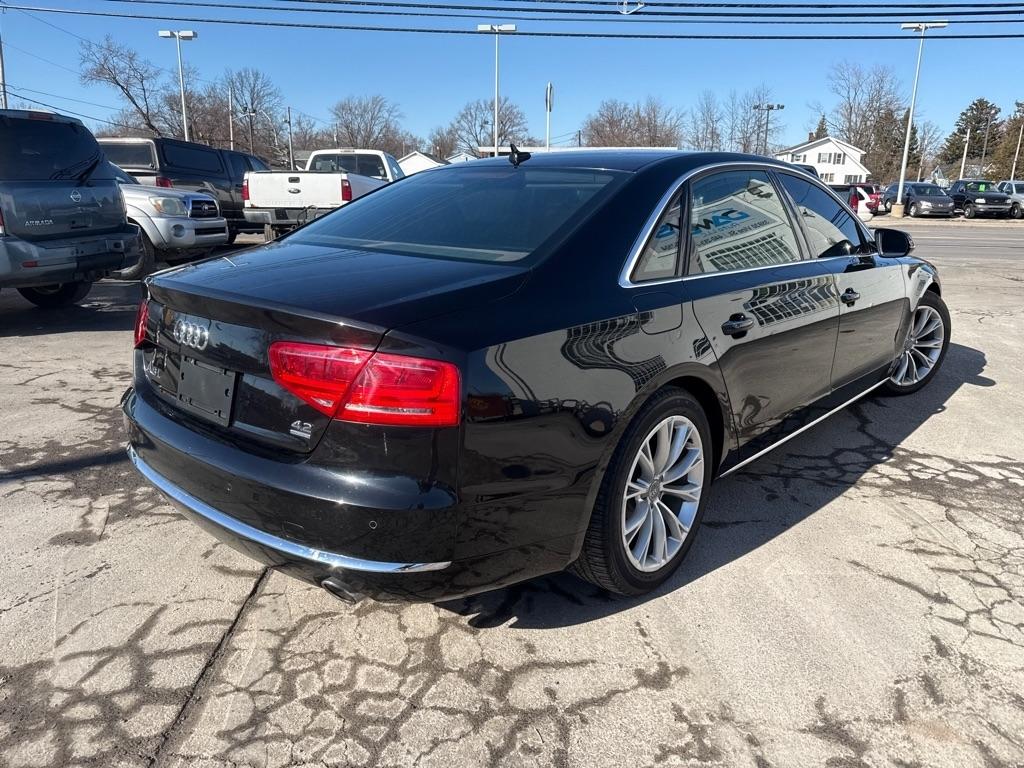 Audi A8 4.2L quattro 2011