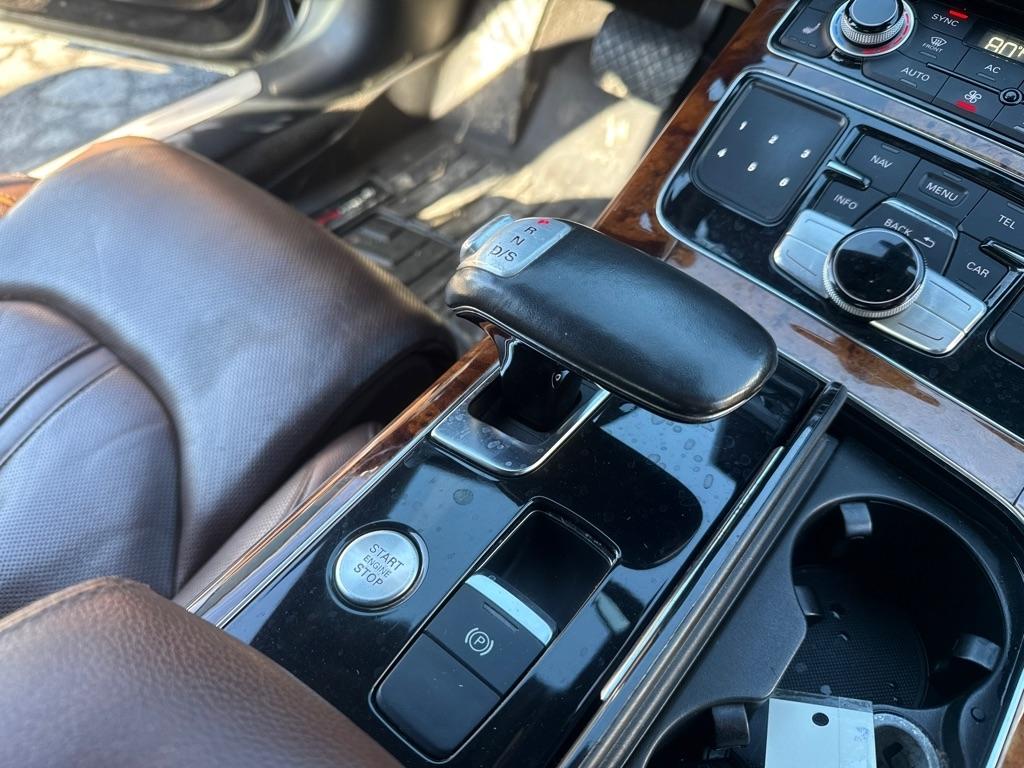 Audi A8 4.2L quattro 2011