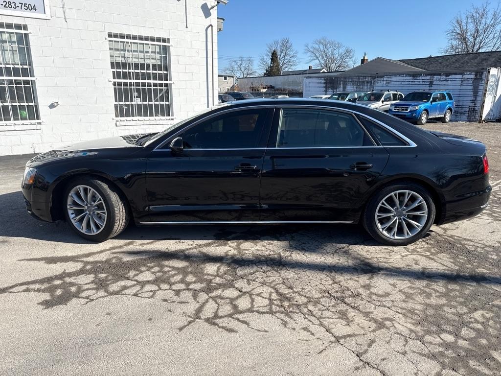 Audi A8 4.2L quattro 2011