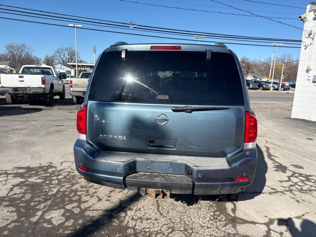 Nissan Armada SV 4WD 2011
