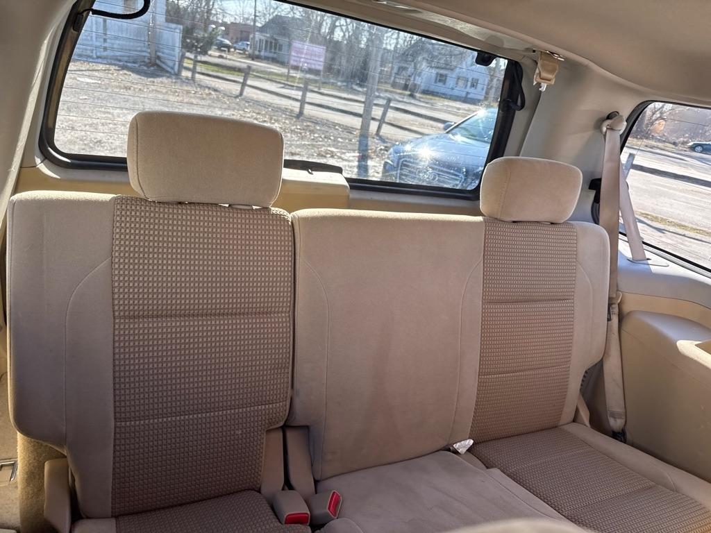 Nissan Armada SV 4WD 2011