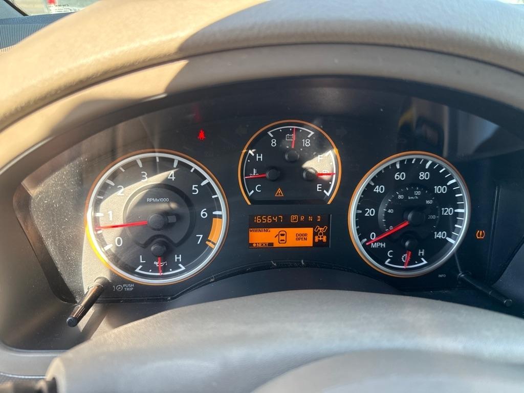 Nissan Armada SV 4WD 2011