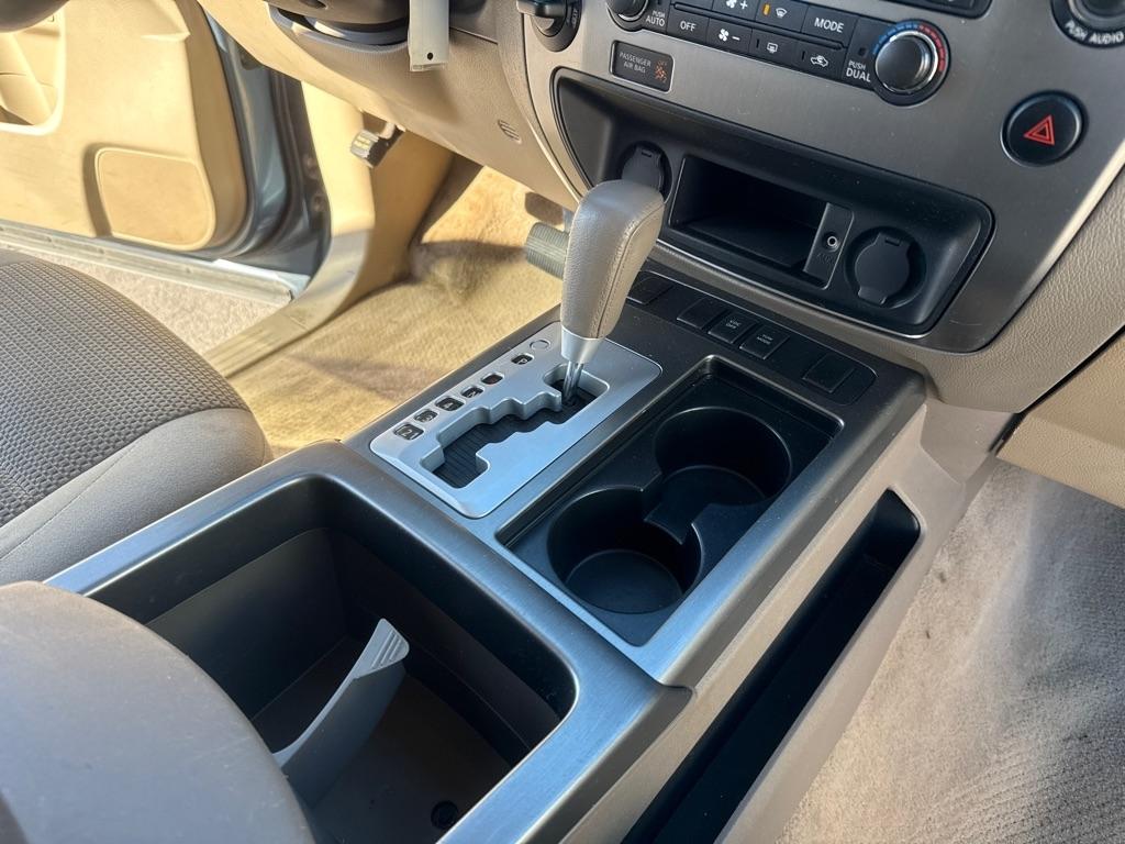 Nissan Armada SV 4WD 2011