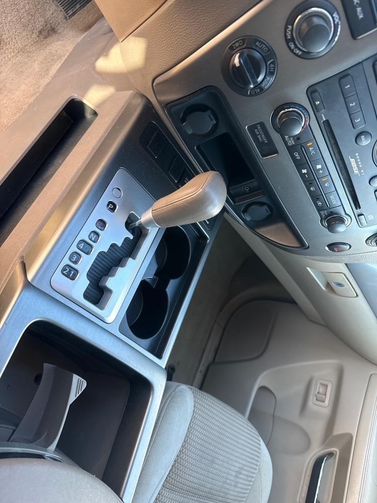 Nissan Armada SV 4WD 2011