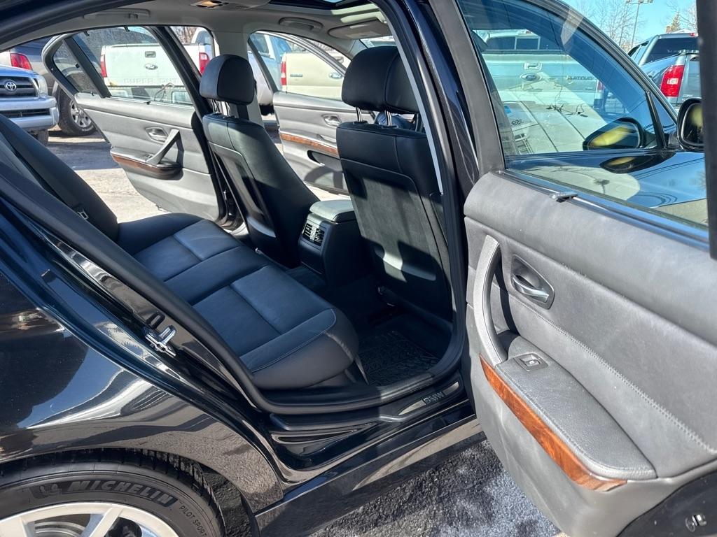 BMW 3-Series 328i SA 2011