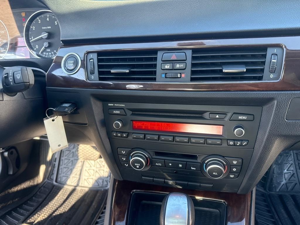 BMW 3-Series 328i SA 2011