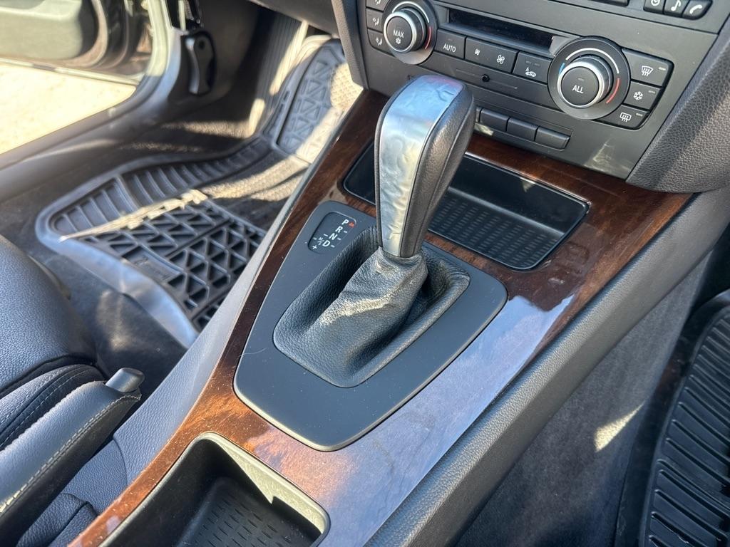 BMW 3-Series 328i SA 2011