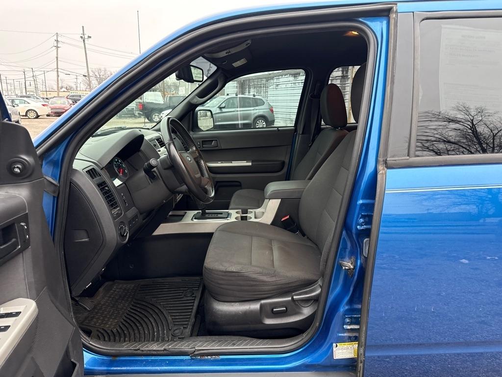 Ford Escape XLT 4WD 2012