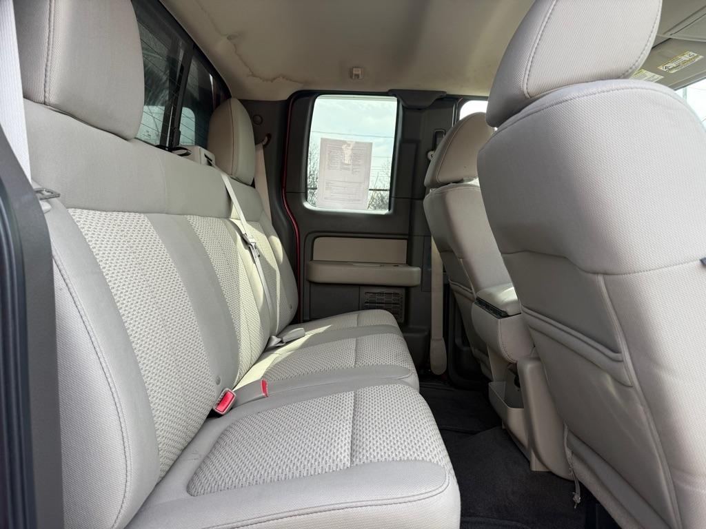 Ford F-150 XL SuperCab 8-ft. Bed 4WD 2010