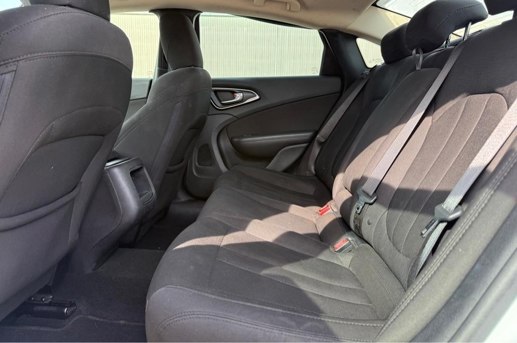 Chrysler 200 LX 2017