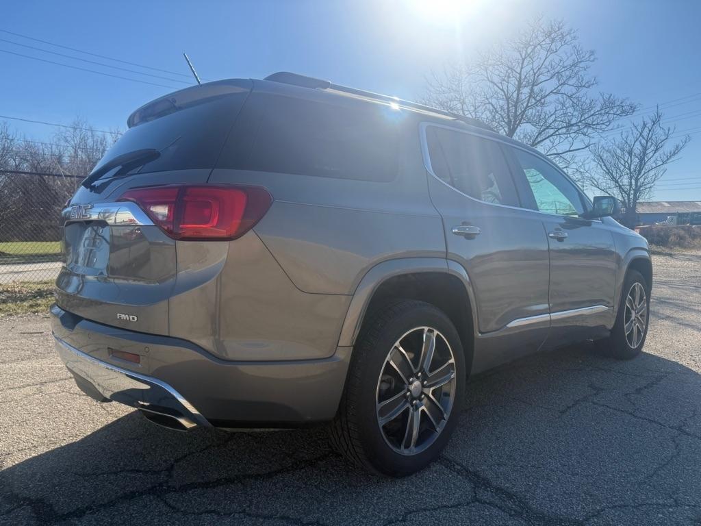 GMC Acadia Denali AWD 2019