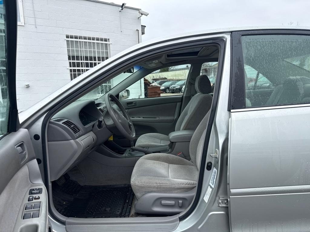 Toyota Camry LE 2003
