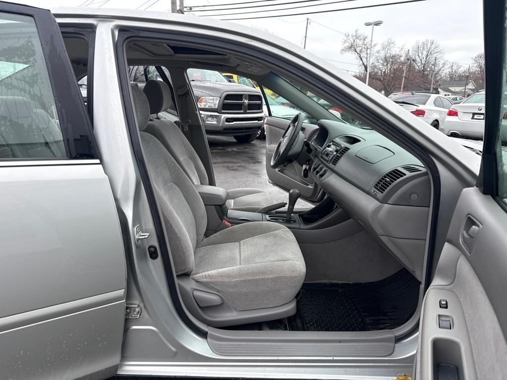 Toyota Camry LE 2003