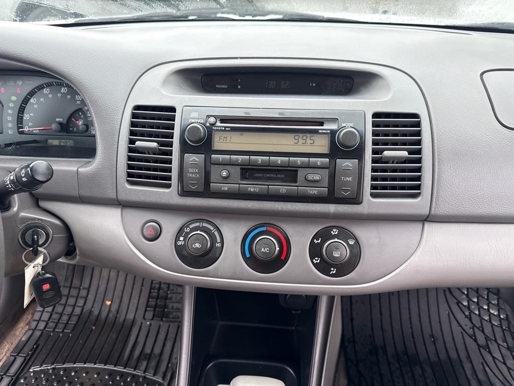 Toyota Camry LE 2003