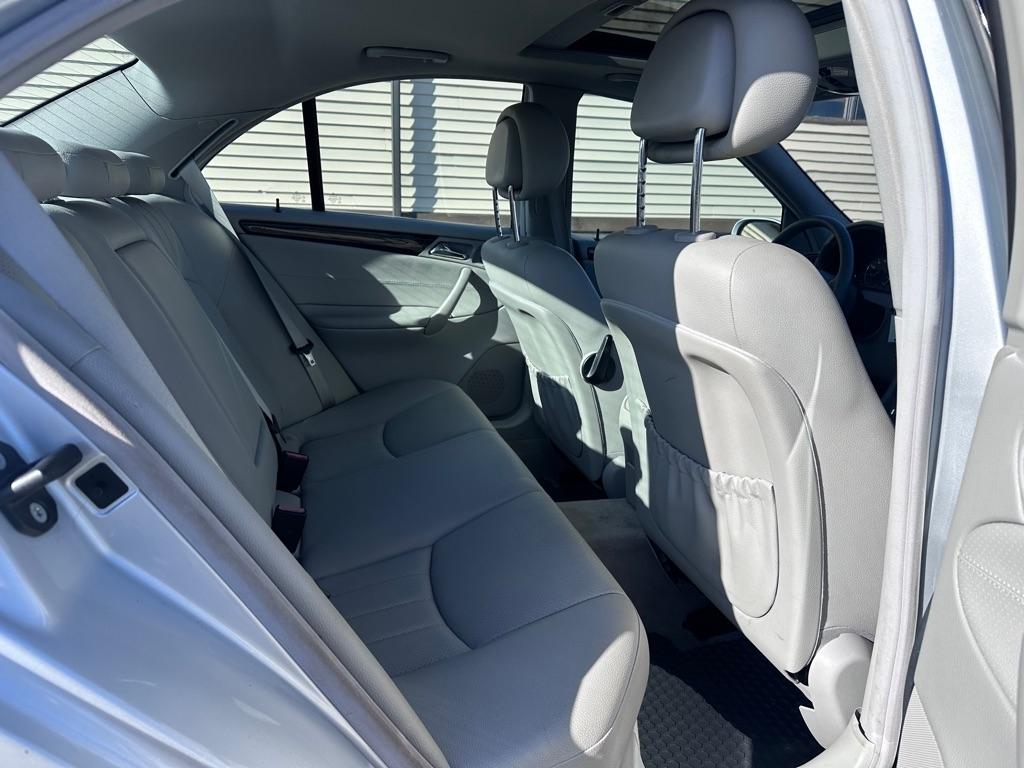 Mercedes-Benz C-Class C280 Luxury Sedan 4Matic 2007