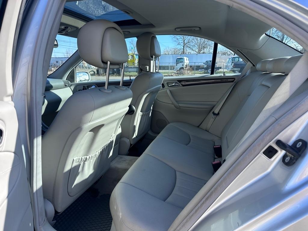 Mercedes-Benz C-Class C280 Luxury Sedan 4Matic 2007