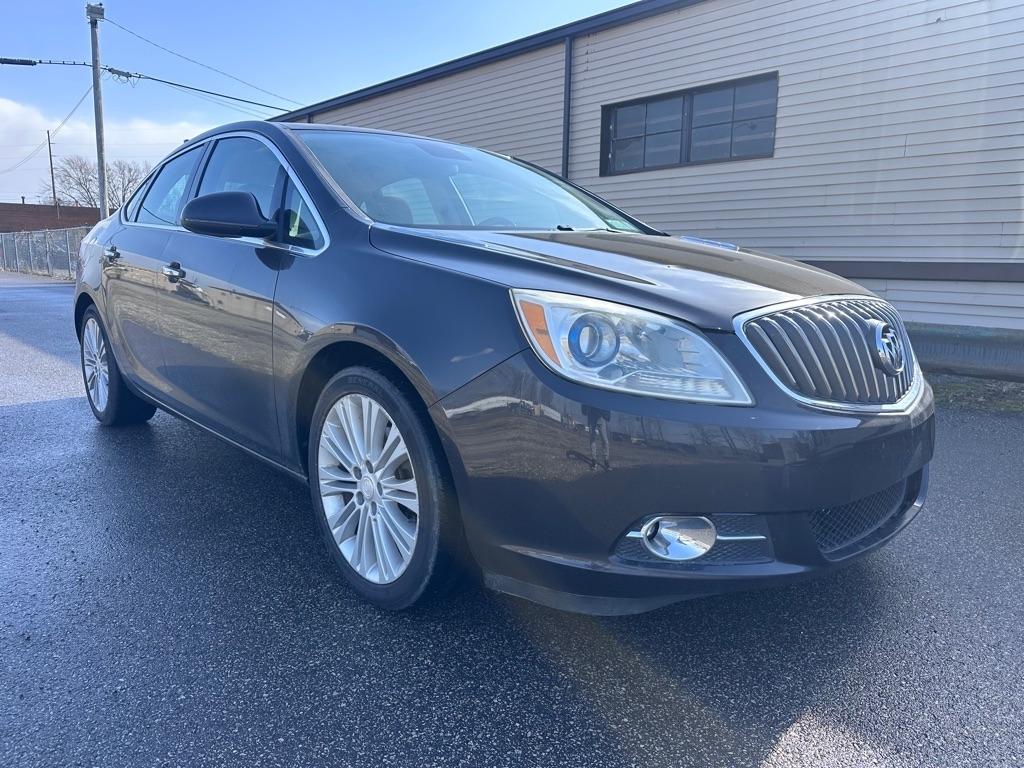 Buick Verano Base 2013