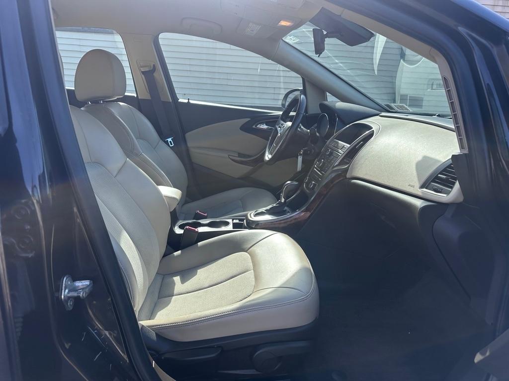 Buick Verano Base 2013