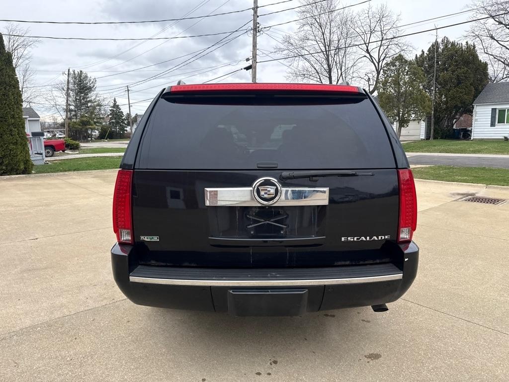Cadillac Escalade ESV AWD Premium 2011