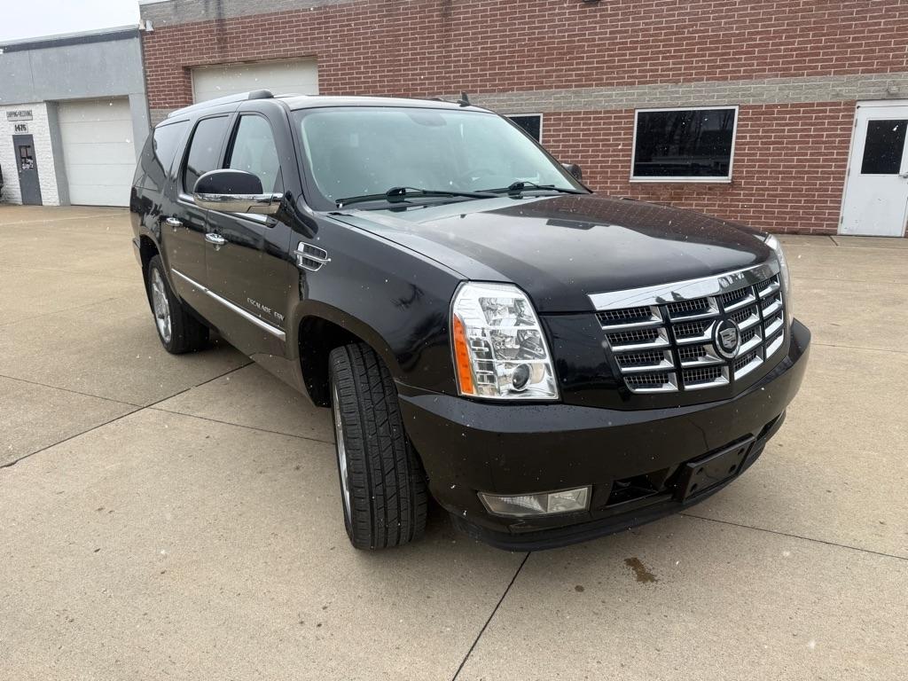 Cadillac Escalade ESV AWD Premium 2011