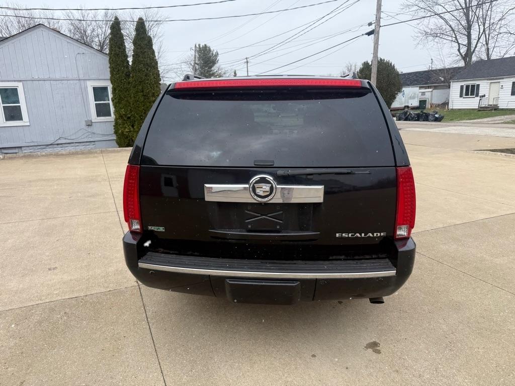 Cadillac Escalade ESV AWD Premium 2011