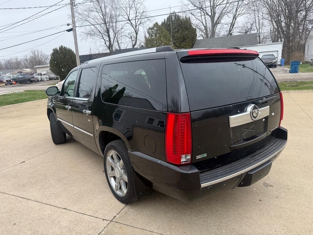 Cadillac Escalade ESV AWD Premium 2011