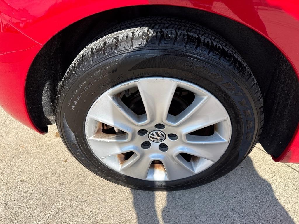 Volkswagen New Beetle S 2009