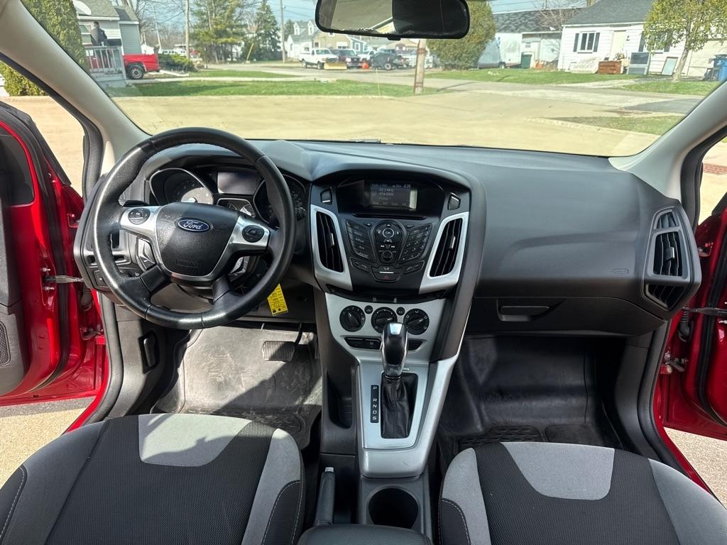 Ford Focus SE 2012