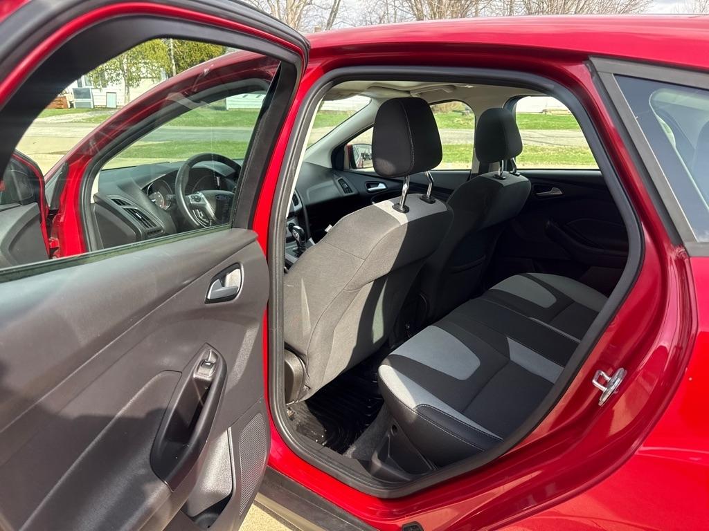 Ford Focus SE 2012