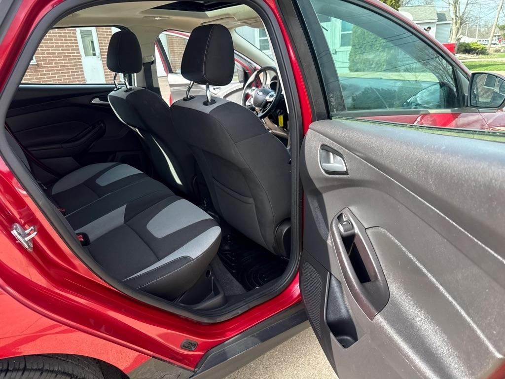 Ford Focus SE 2012
