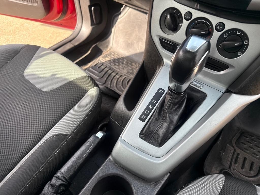 Ford Focus SE 2012