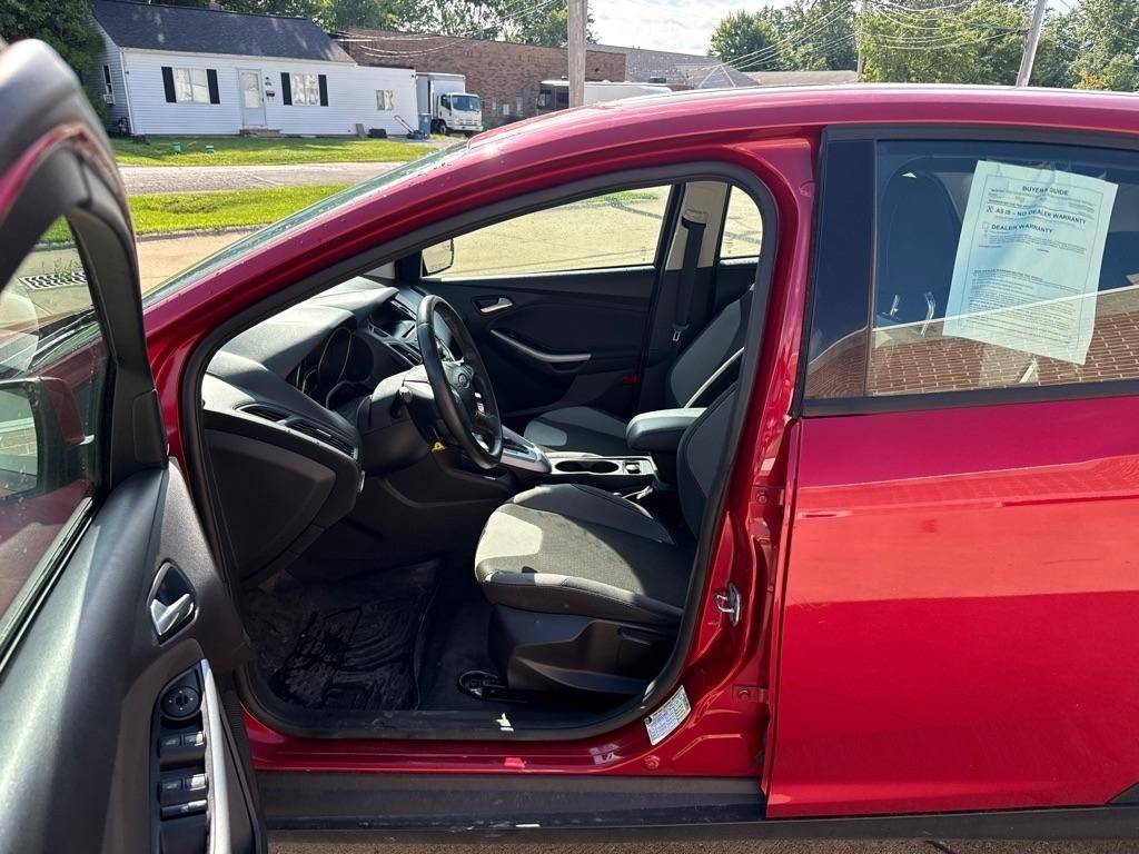 Ford Focus SE 2012