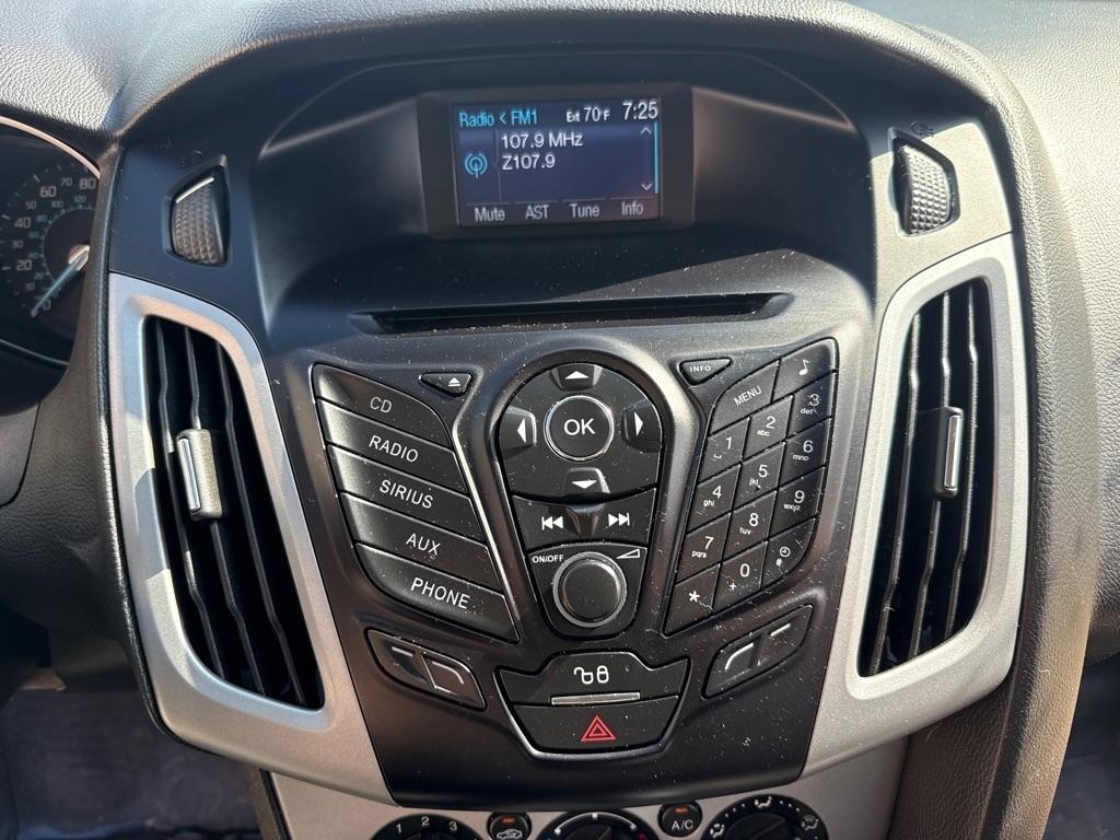 Ford Focus SE 2012