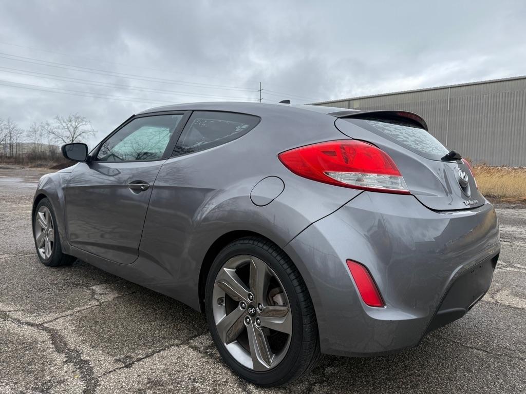 Hyundai Veloster Base 6MT 2016