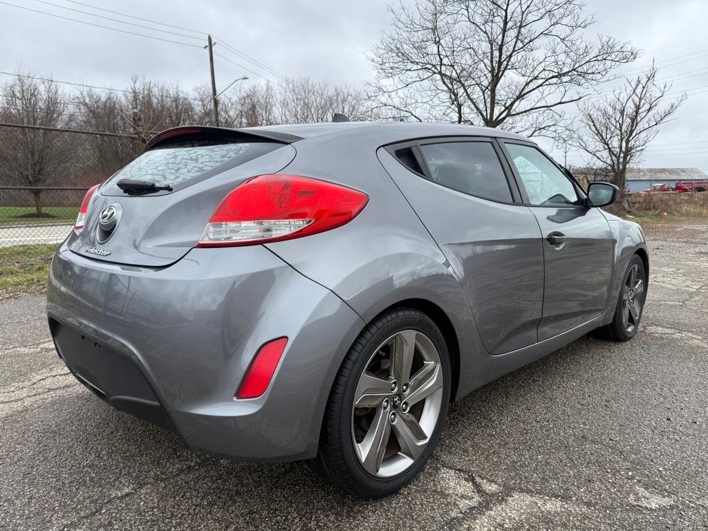 Hyundai Veloster Base 6MT 2016