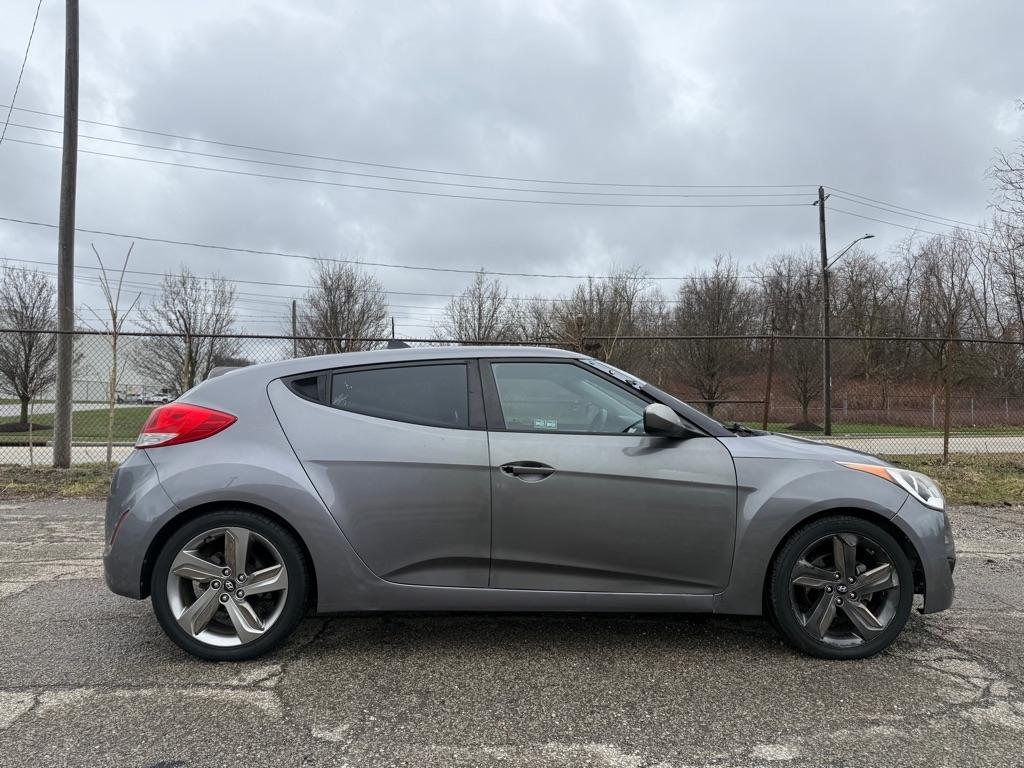 Hyundai Veloster Base 6MT 2016