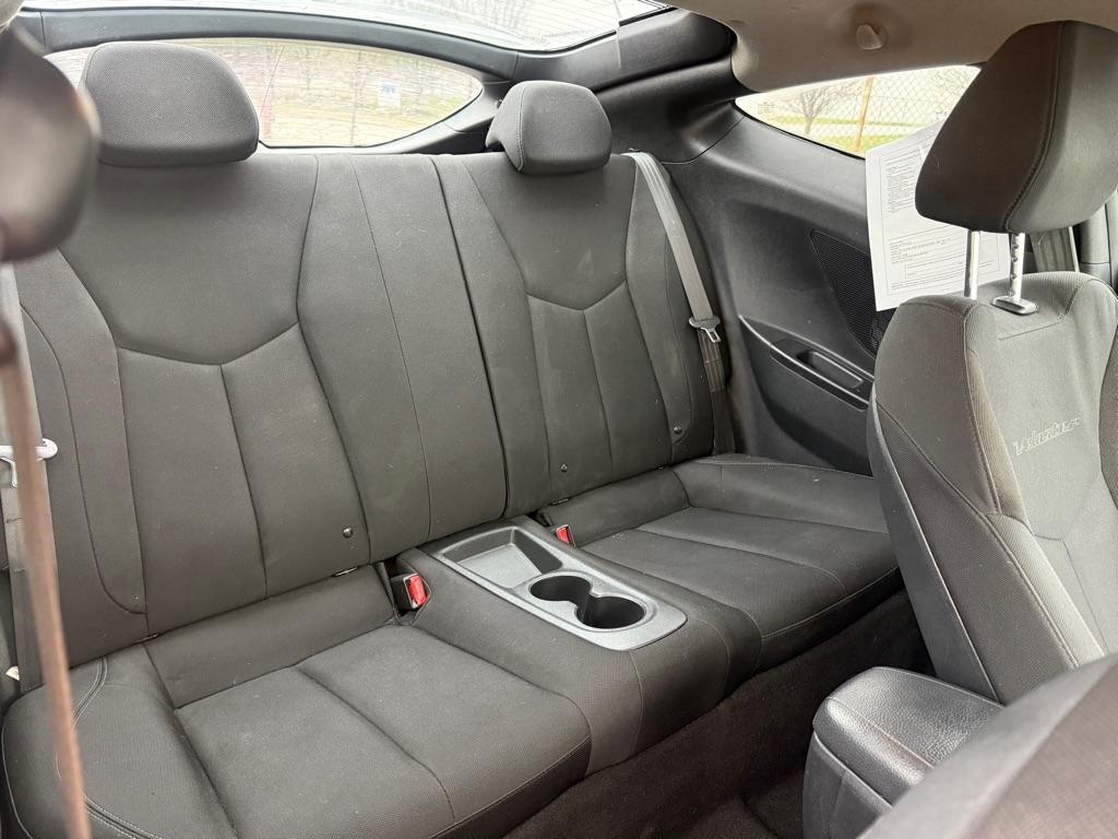 Hyundai Veloster Base 6MT 2016